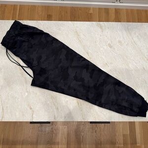 Lululemon Keep Moving Jogger, 10